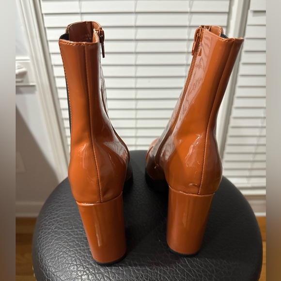 🧡 These Are Your Next Pair Of BaxBoo Stylish Orange Chunky Heel Boots! Size 10 - Picture 5 of 6